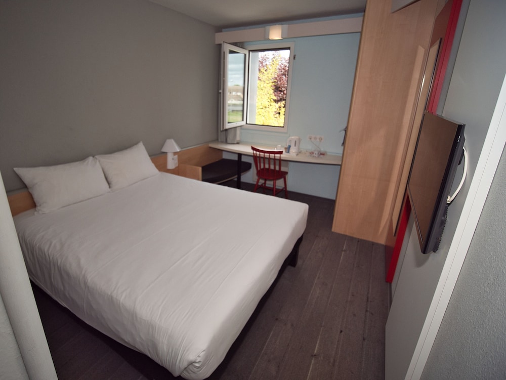 Hôtel ibis Nemours 16
