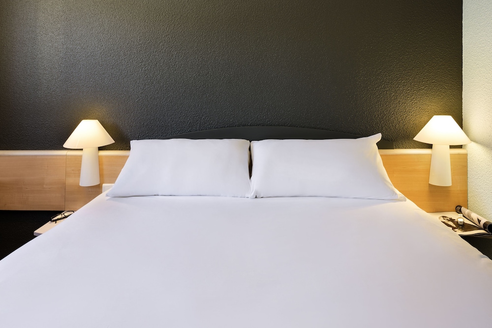 Hôtel ibis Nemours 3