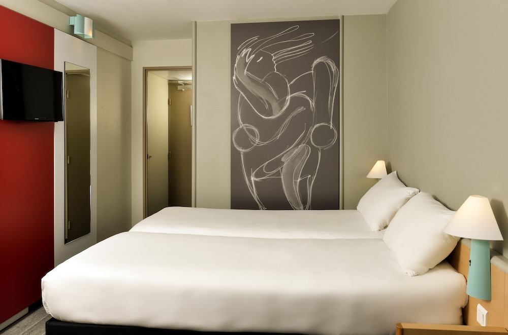 Hôtel ibis Nemours 8