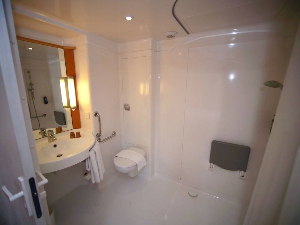 Hôtel ibis Nemours 22