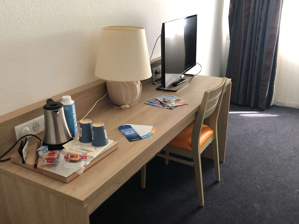 Hotel Kyriad Nemours 23