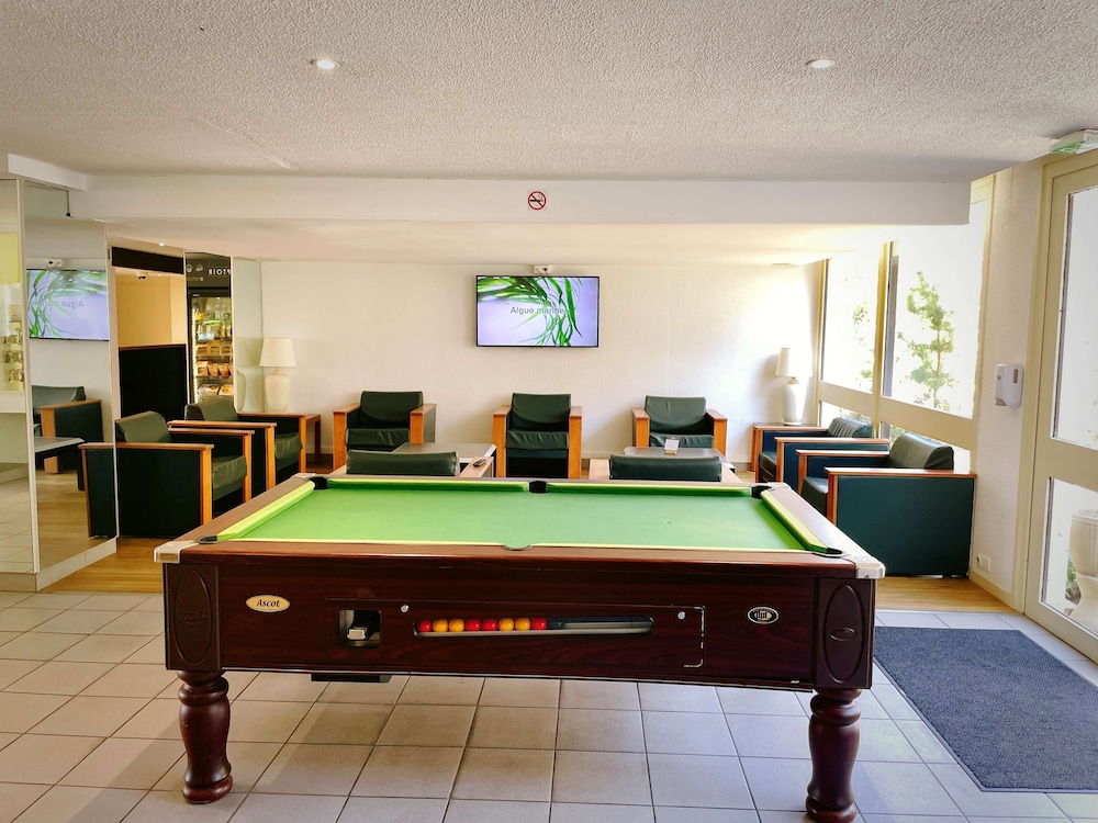 Hotel Kyriad Nemours 5