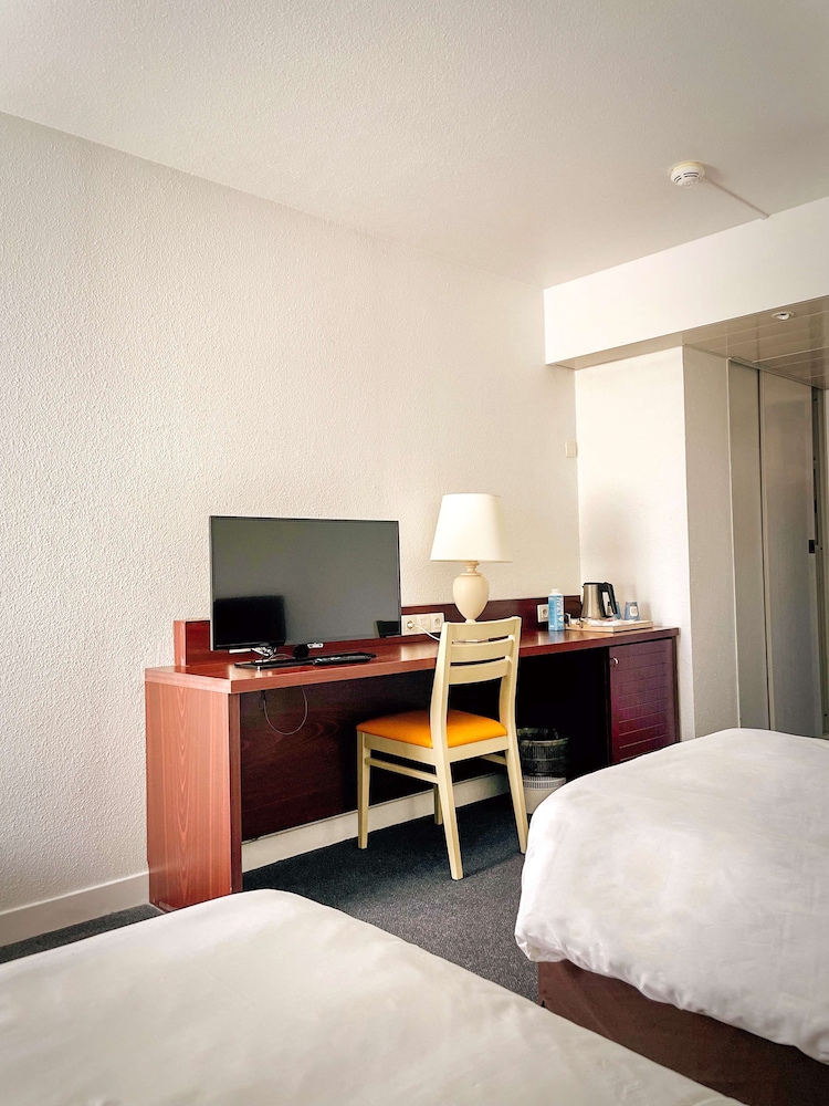 Hotel Kyriad Nemours 22