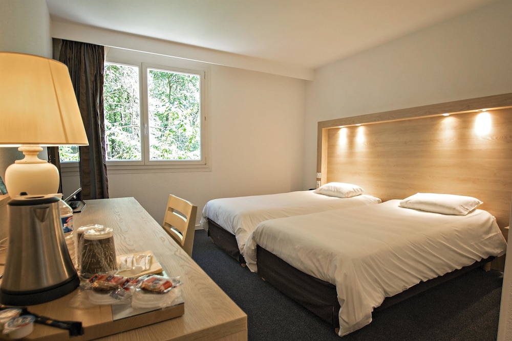 Hotel Kyriad Nemours 10