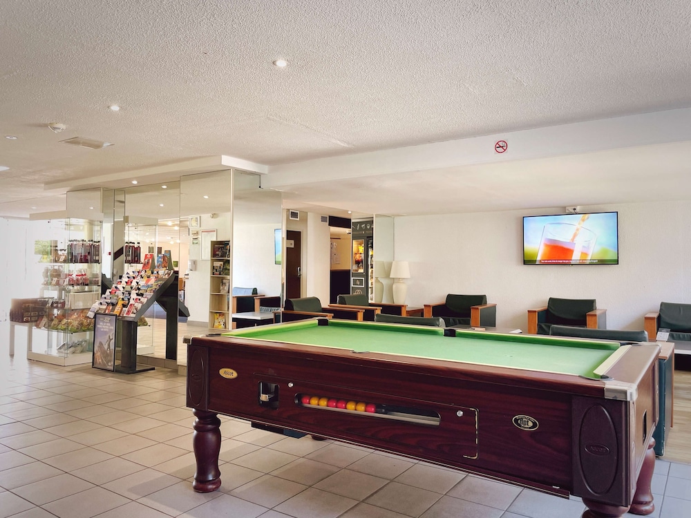 Hotel Kyriad Nemours 4