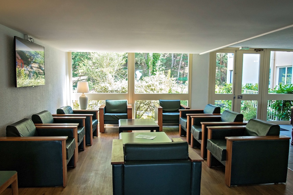 Hotel Kyriad Nemours 9
