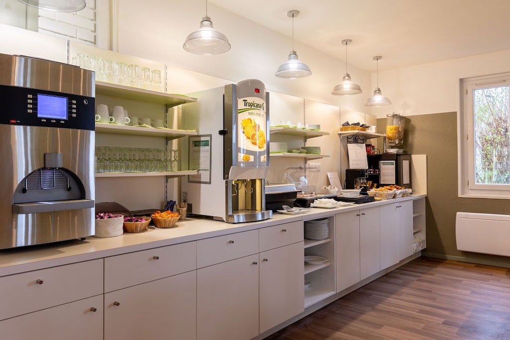 Sure Hotel by Best Western Plaisir 24