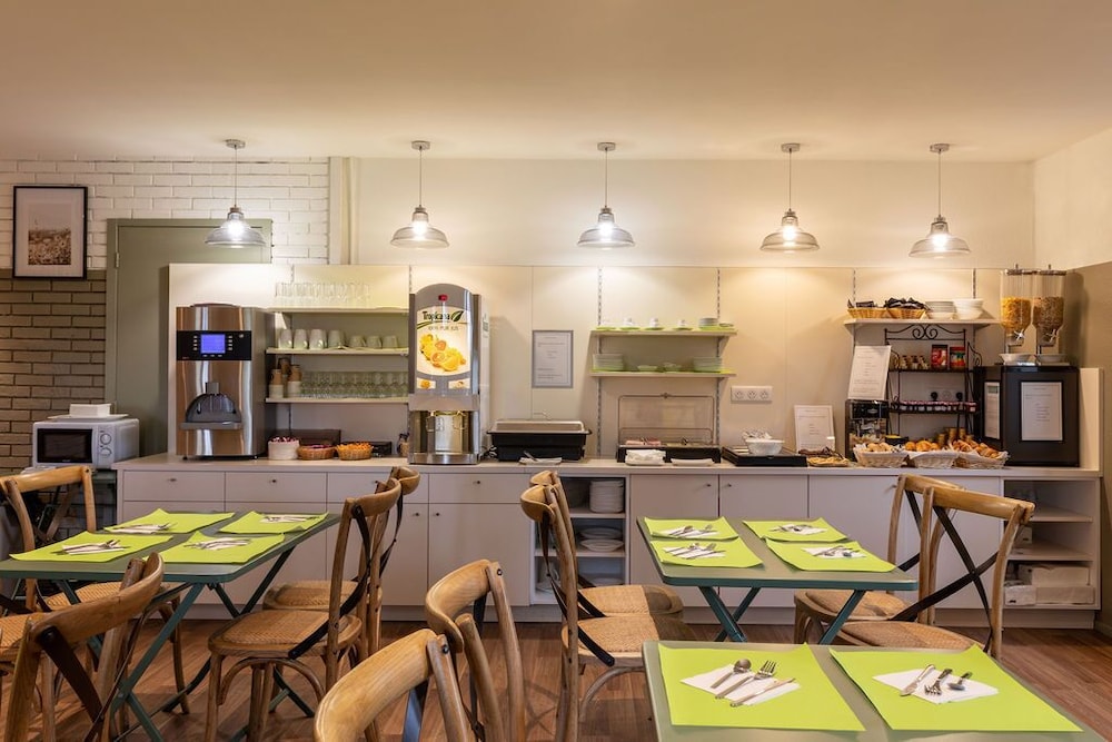 Sure Hotel by Best Western Plaisir 19