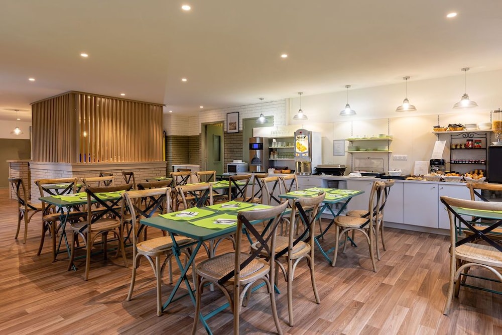 Sure Hotel by Best Western Plaisir 23