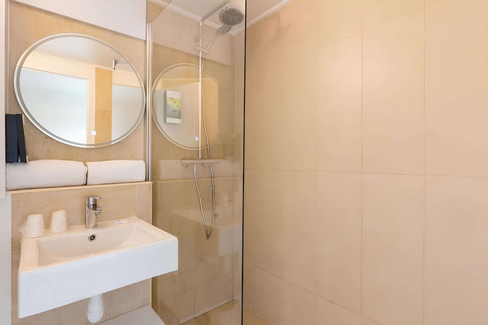 Sure Hotel by Best Western Plaisir 15