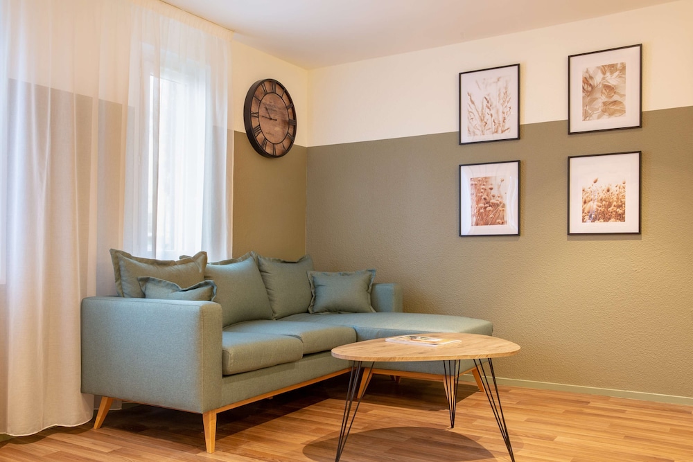 Sure Hotel by Best Western Plaisir 7