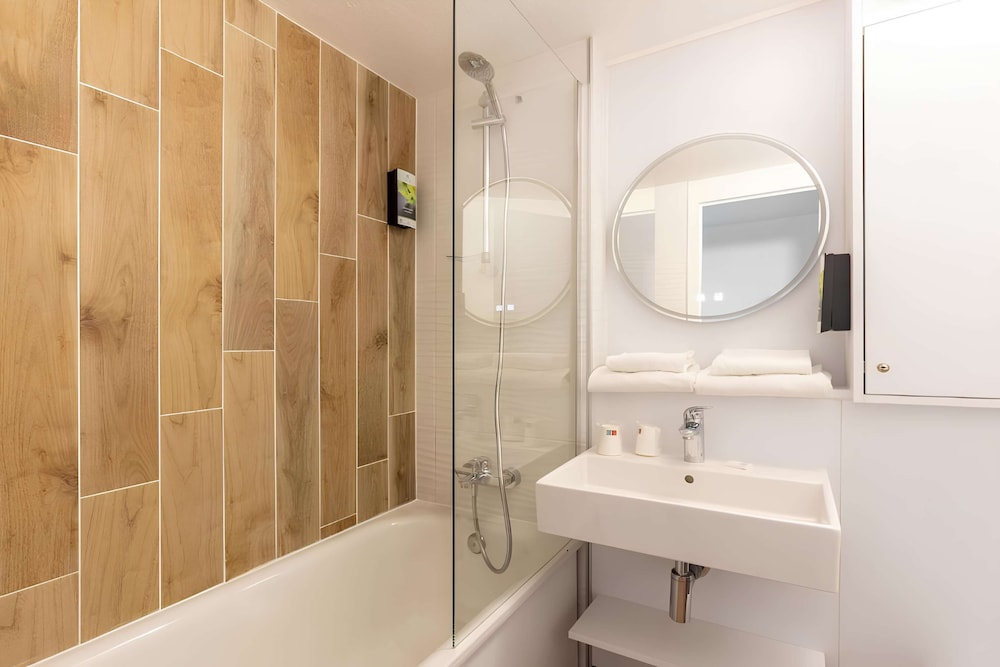 Sure Hotel by Best Western Plaisir 14