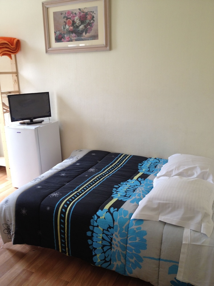 Au Royal Mad Hotel 1