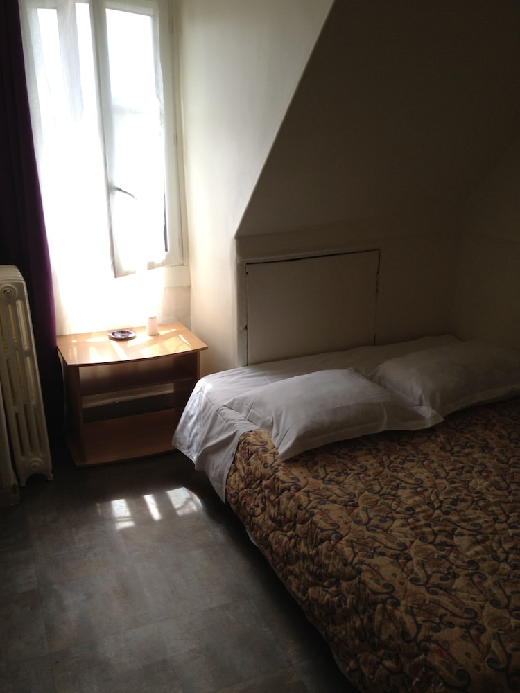 Au Royal Mad Hotel 7