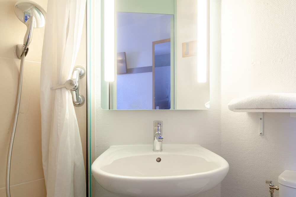 B&B HOTEL Maurepas 18