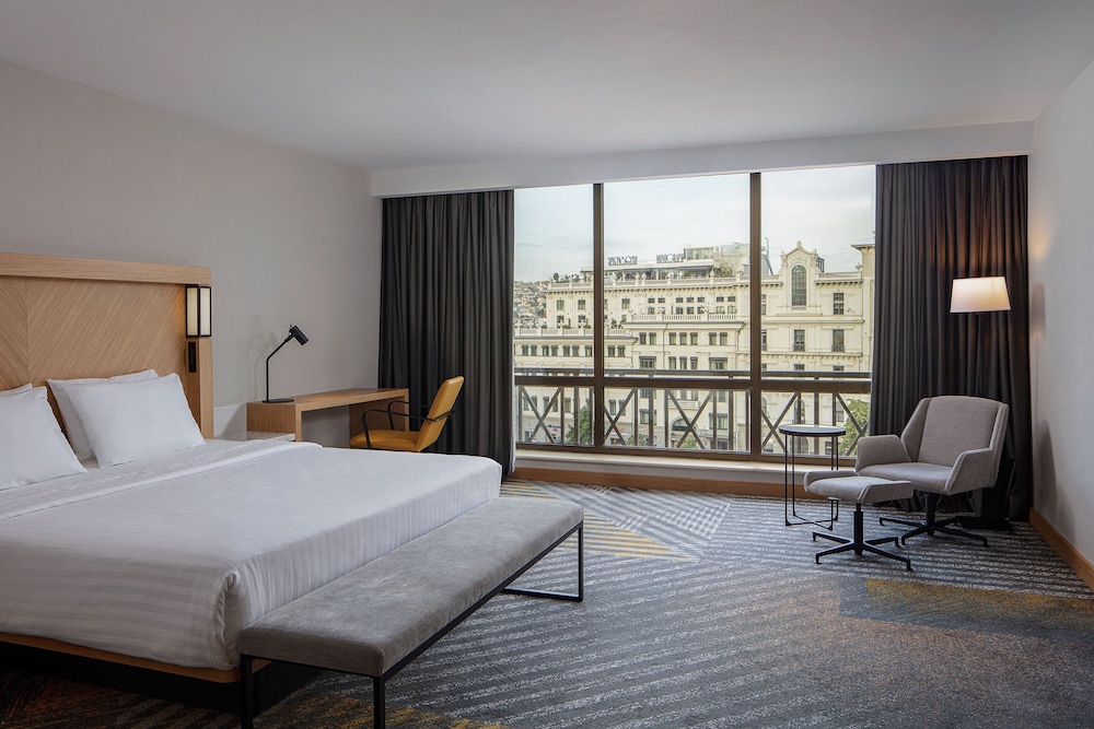 Courtyard by Marriott Tbilisi 12