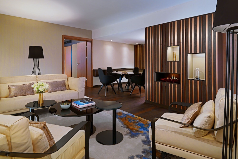 Sheraton Grand Tbilisi Metechi Palace 11
