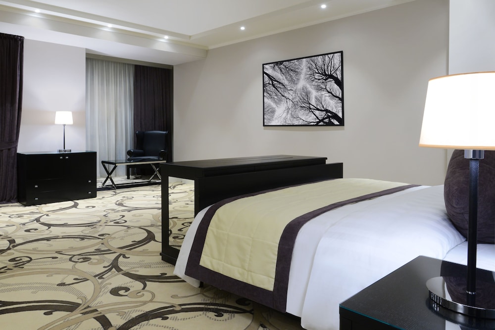 Ambassadori Hotel 7