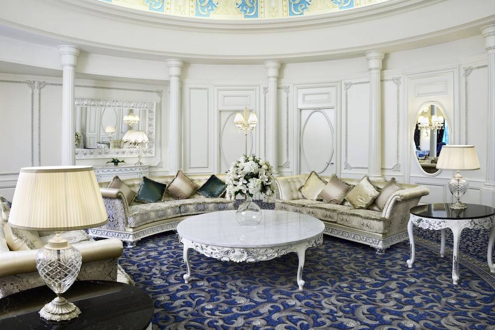 Ambassadori Hotel 3
