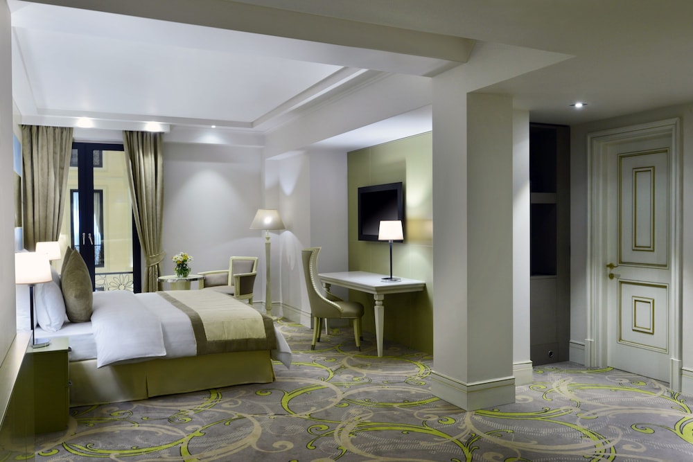 Ambassadori Hotel 6