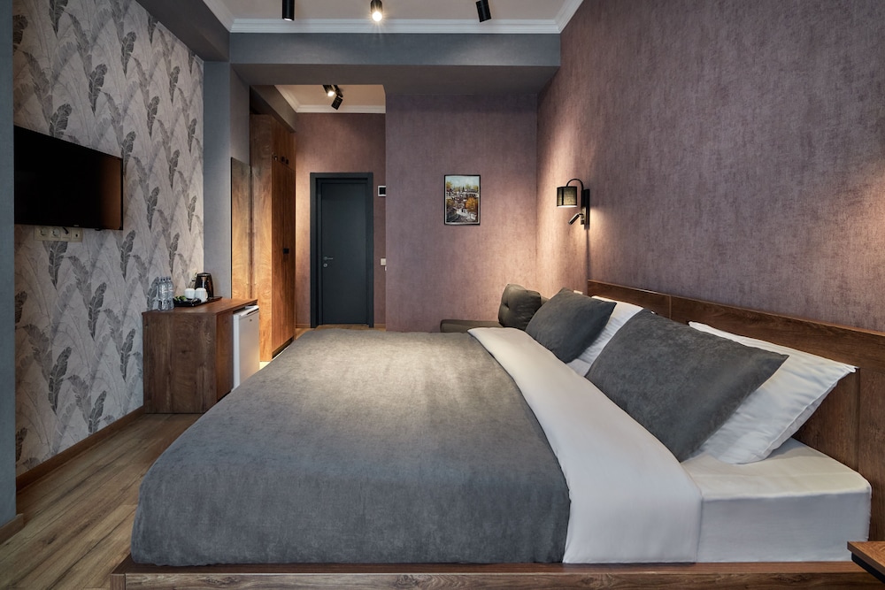 Hotel City 24