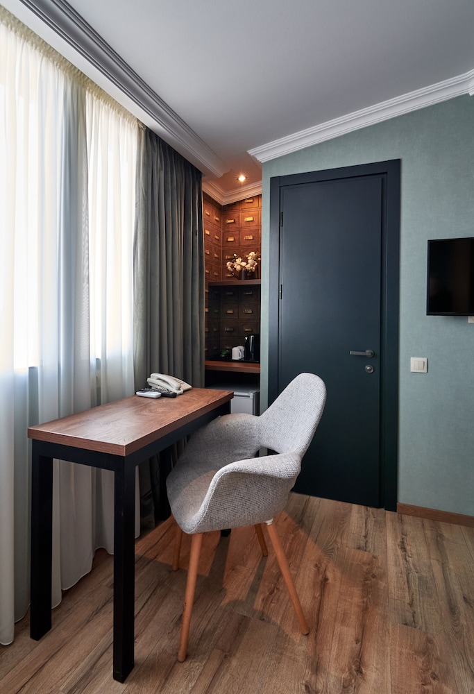 Hotel City 17