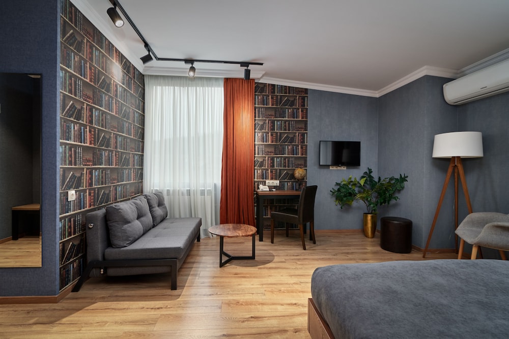 Hotel City 16