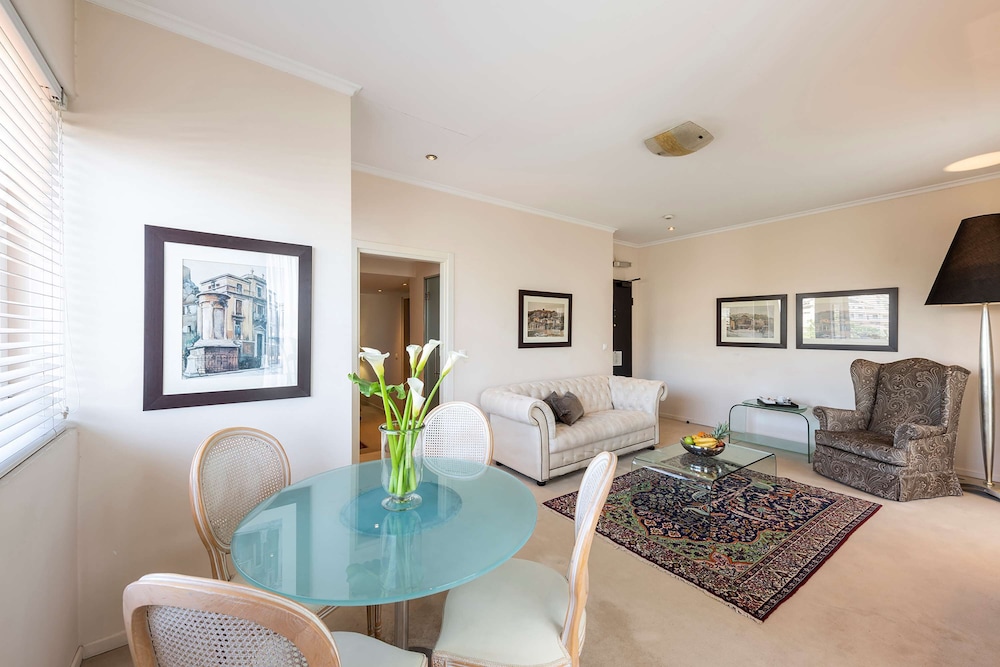 Best Western Plus Embassy Hotel 13