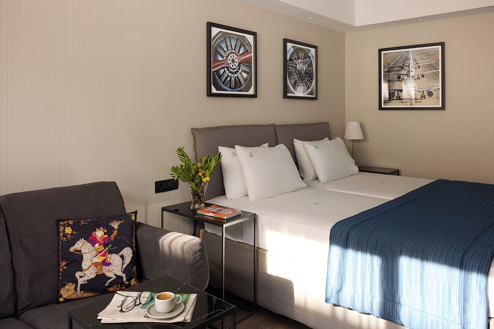 Astor Hotel 24