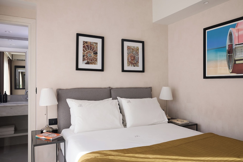 Astor Hotel 18