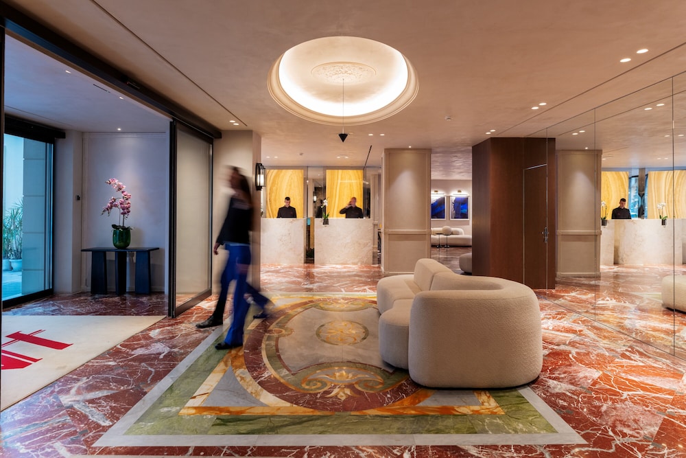Astor Hotel 2