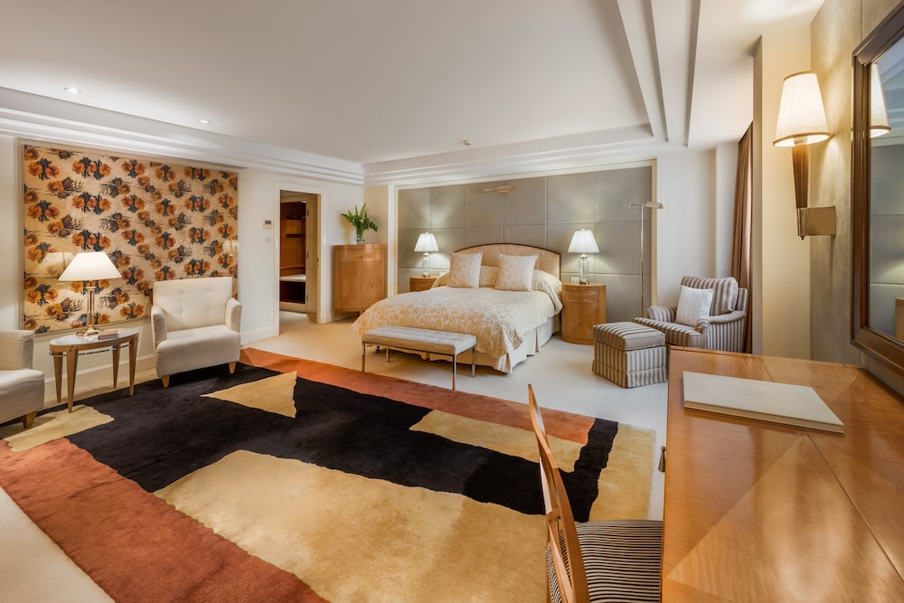 Athenaeum Intercontinental 18