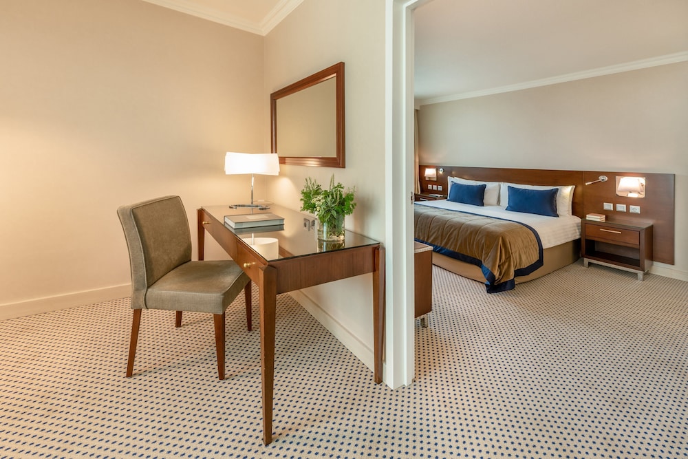 Athenaeum Intercontinental 22