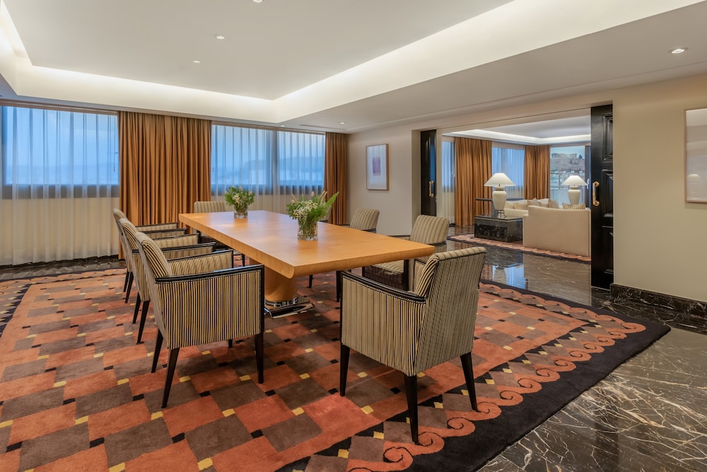 Athenaeum Intercontinental 12
