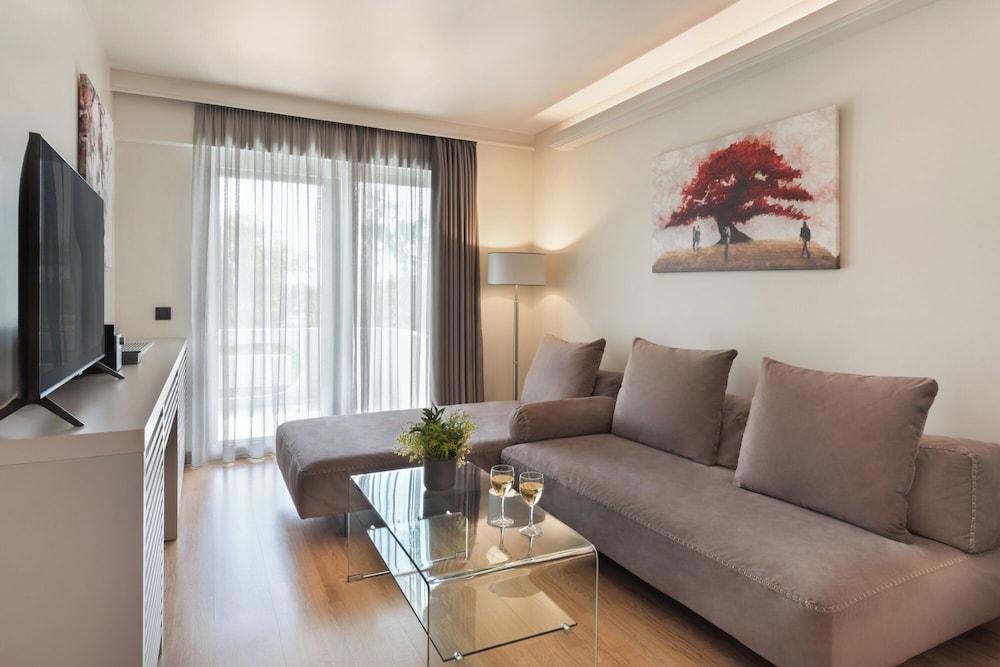 Blazer Suites 12