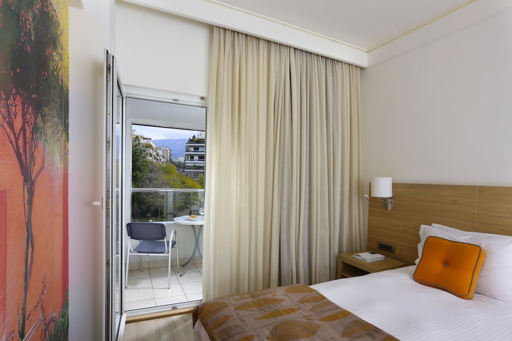 The Golden Age Hotel 14