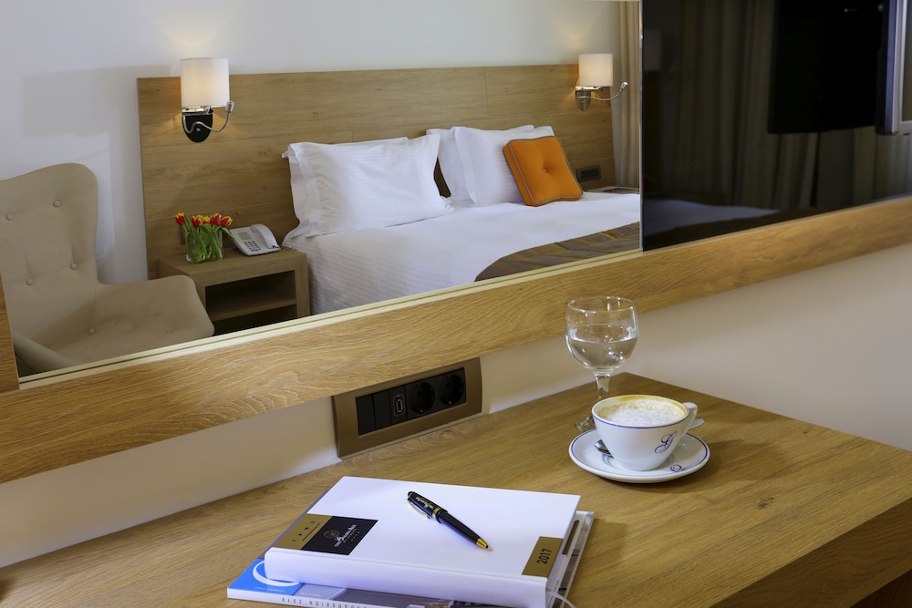 The Golden Age Hotel 13