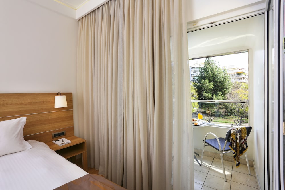 The Golden Age Hotel 9