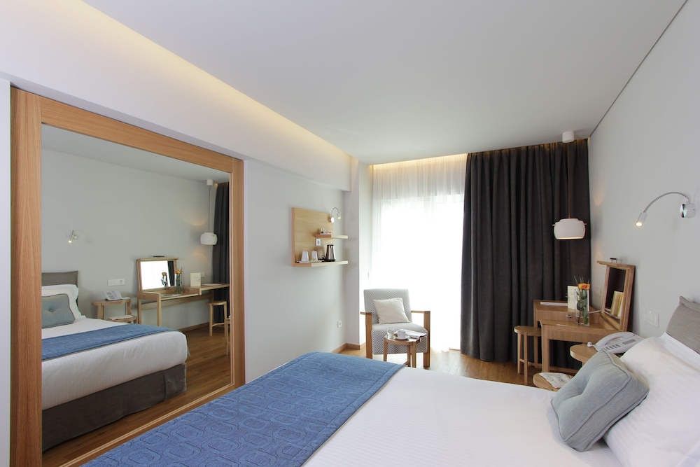 The Golden Age Hotel 5