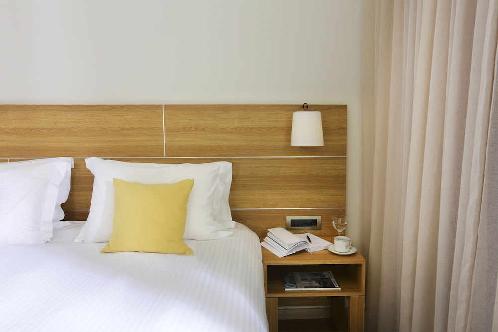 The Golden Age Hotel 7