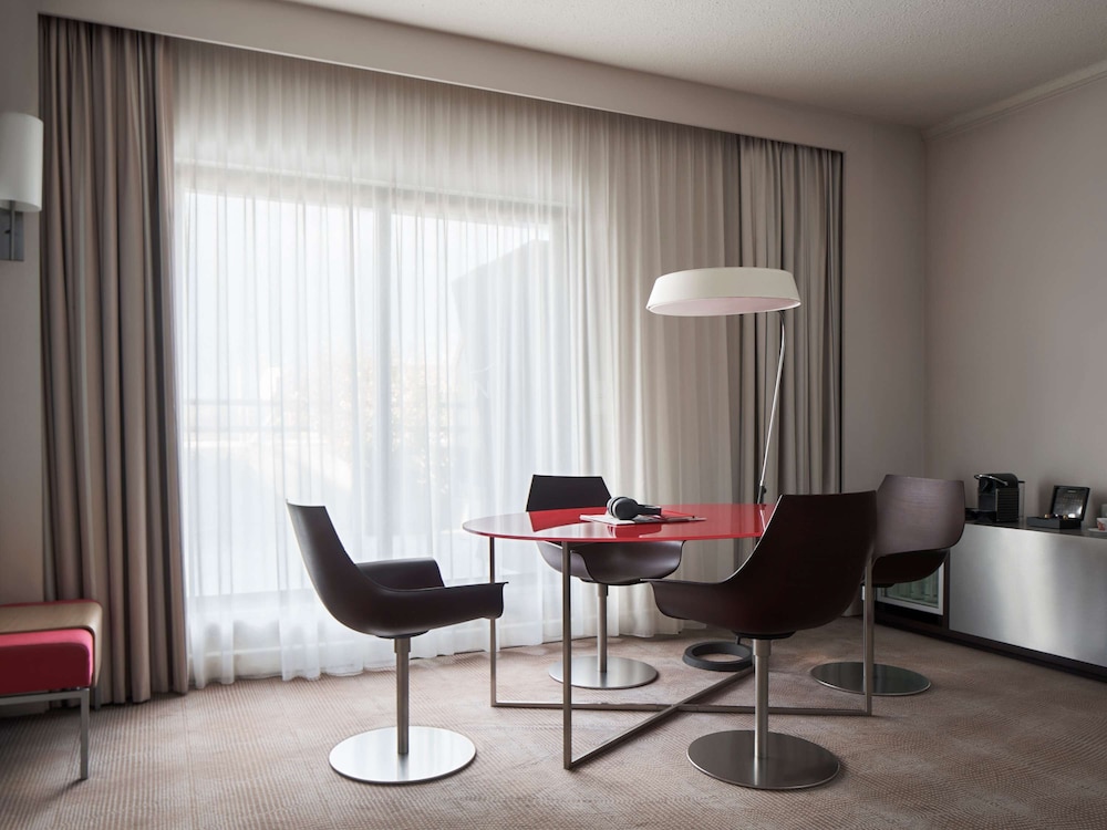 Novotel Athenes 8