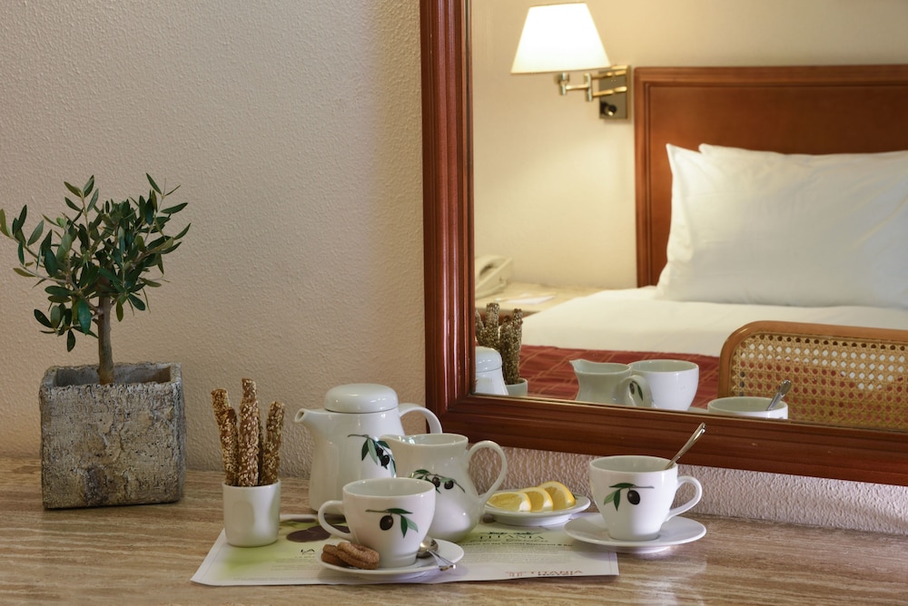 Titania Hotel Athens 15
