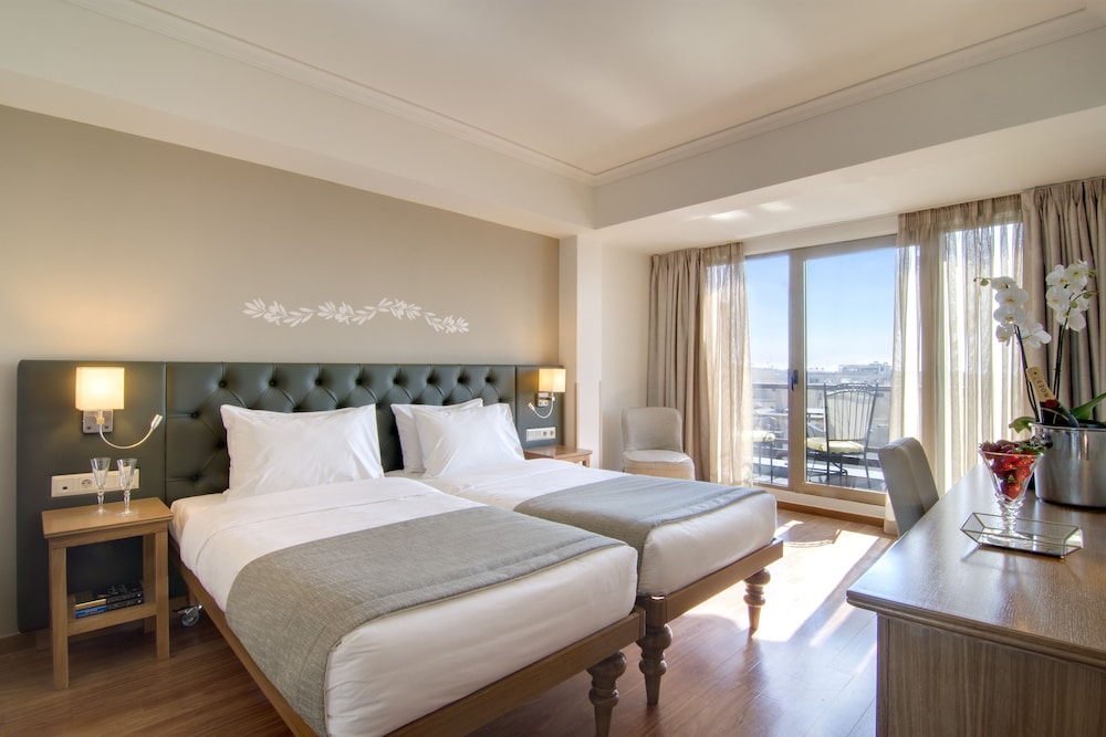 Titania Hotel Athens 6
