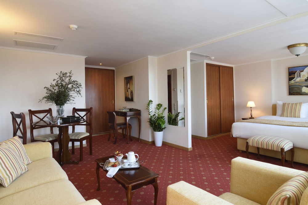 Titania Hotel Athens 11
