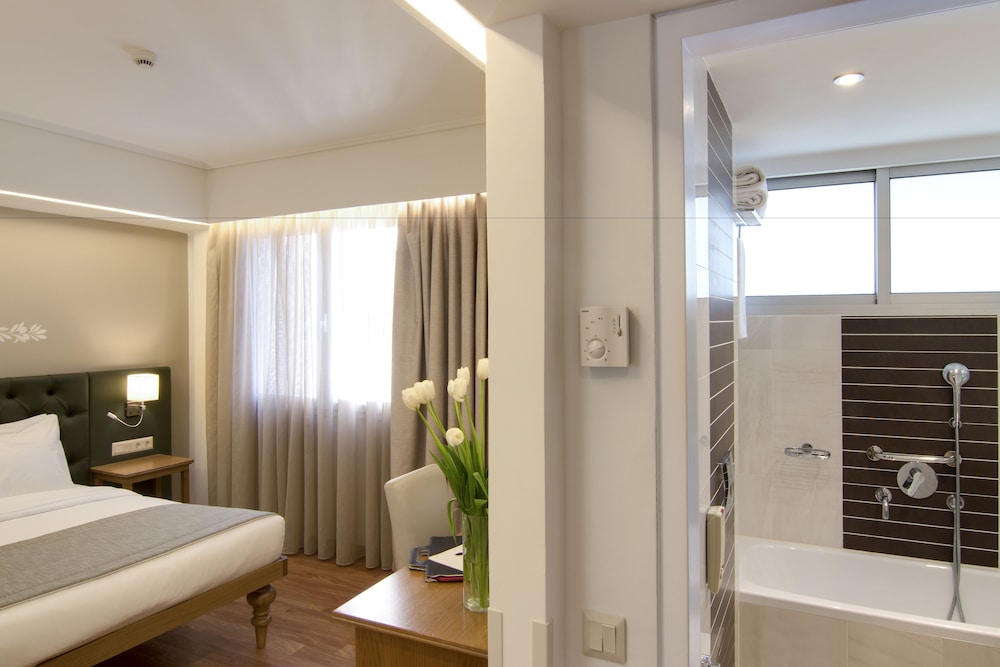 Titania Hotel Athens 7