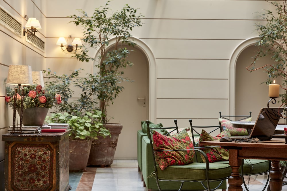 Philippos Hotel 24