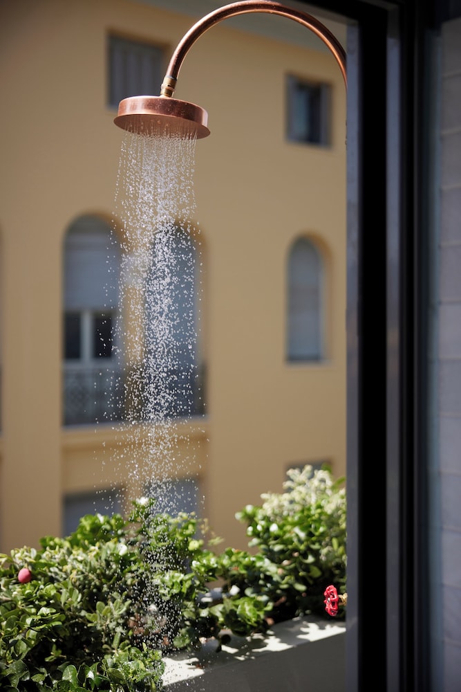 Fresh Hotel 19