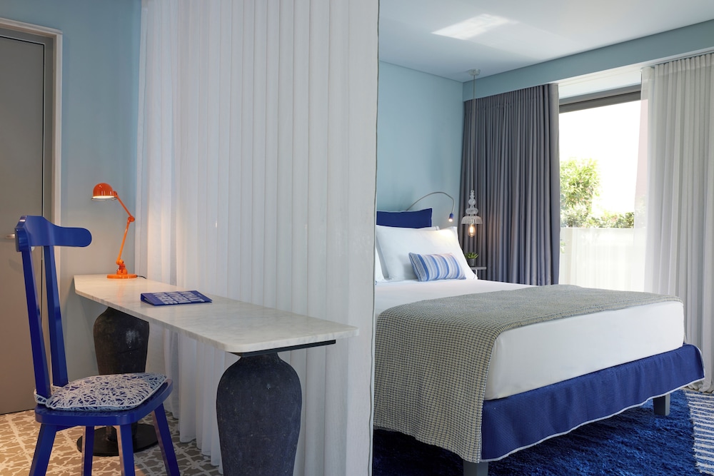 Fresh Hotel 17