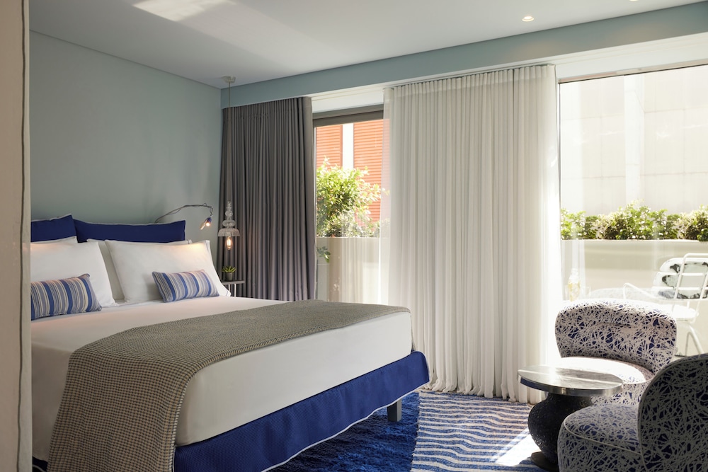 Fresh Hotel 16