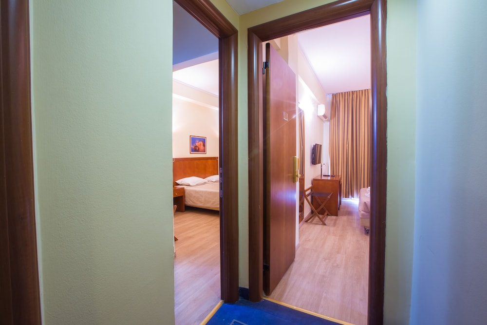 Marina Athens Hotel 13
